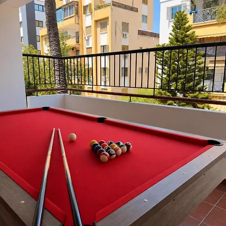 Apartment Refined Retreat - Flat With Pool Table *